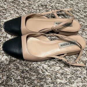 Steve Madden Black and Tan Slingback Flats USED